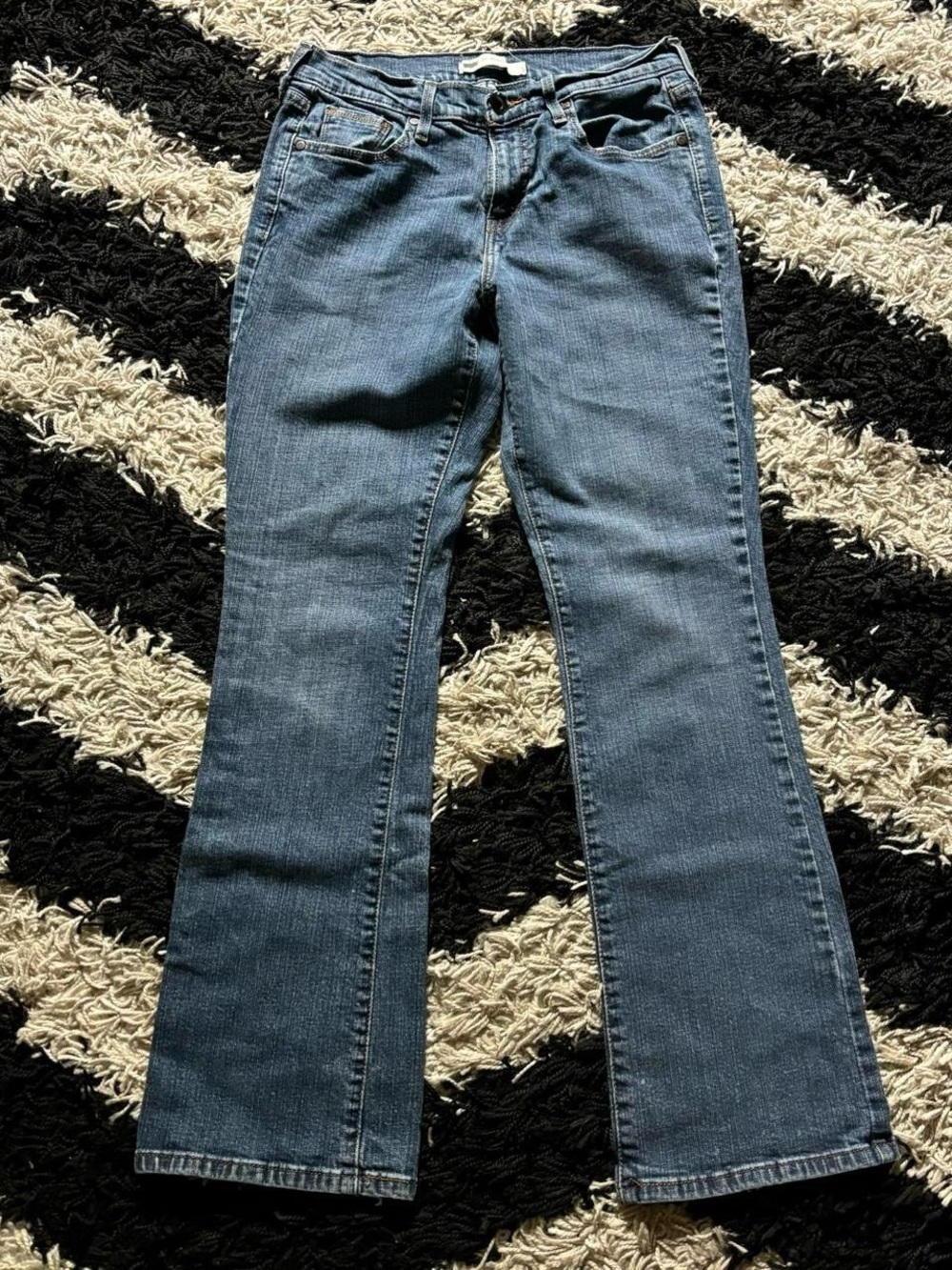 Levi’s 515 Bootcut Medium Wash Denim Jeans Women’s 8 (W29 L32)